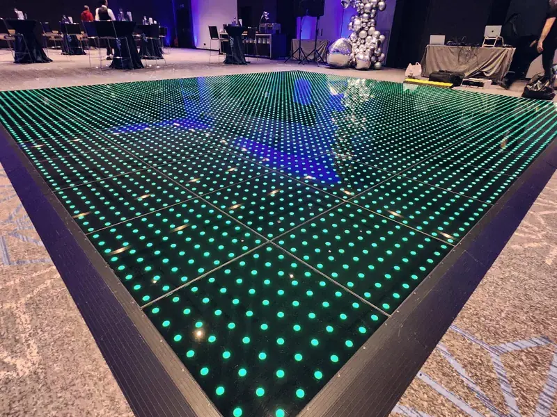 Светещ LED дансинг в зелено
